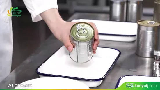 Champignons en conserve dans un bocal en verre de haute qualité